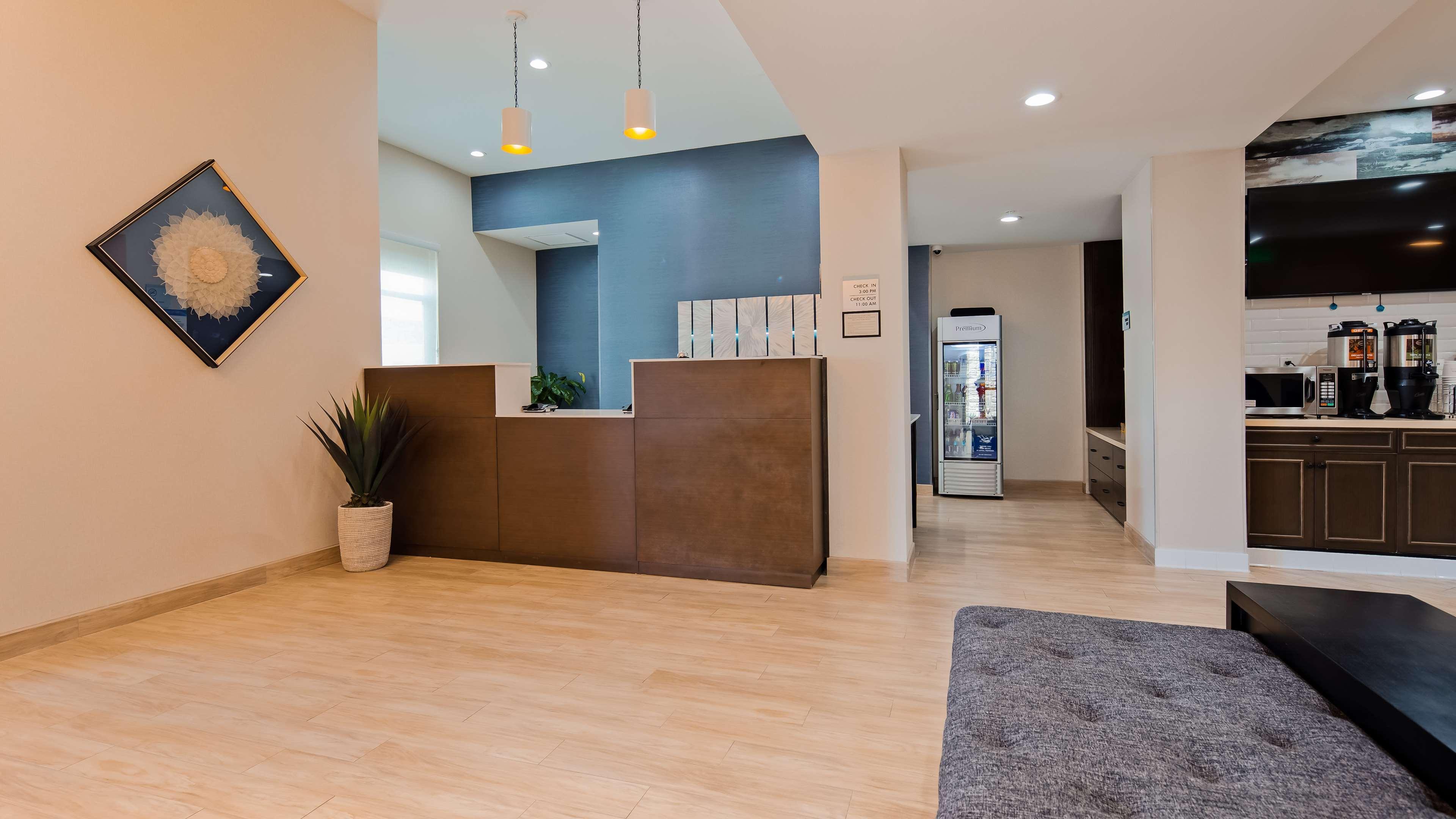 Best Western Plus New Barstow Inn & Suites Экстерьер фото