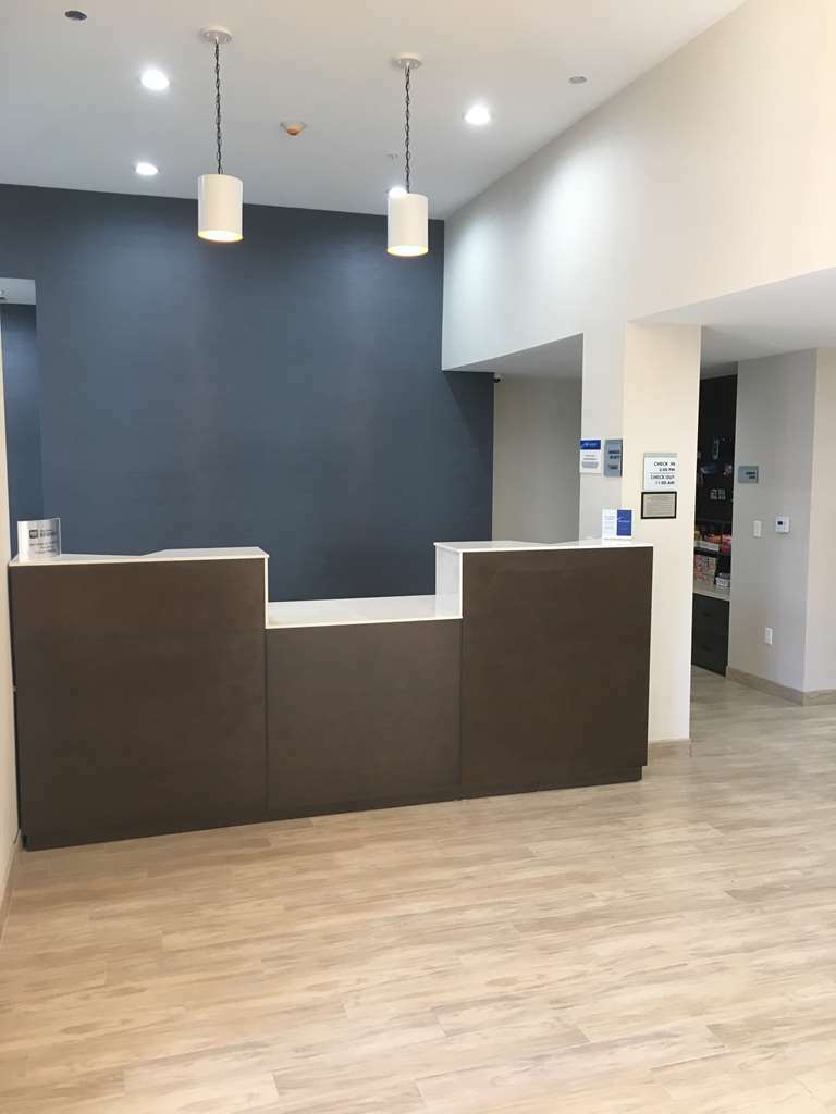Best Western Plus New Barstow Inn & Suites Интерьер фото