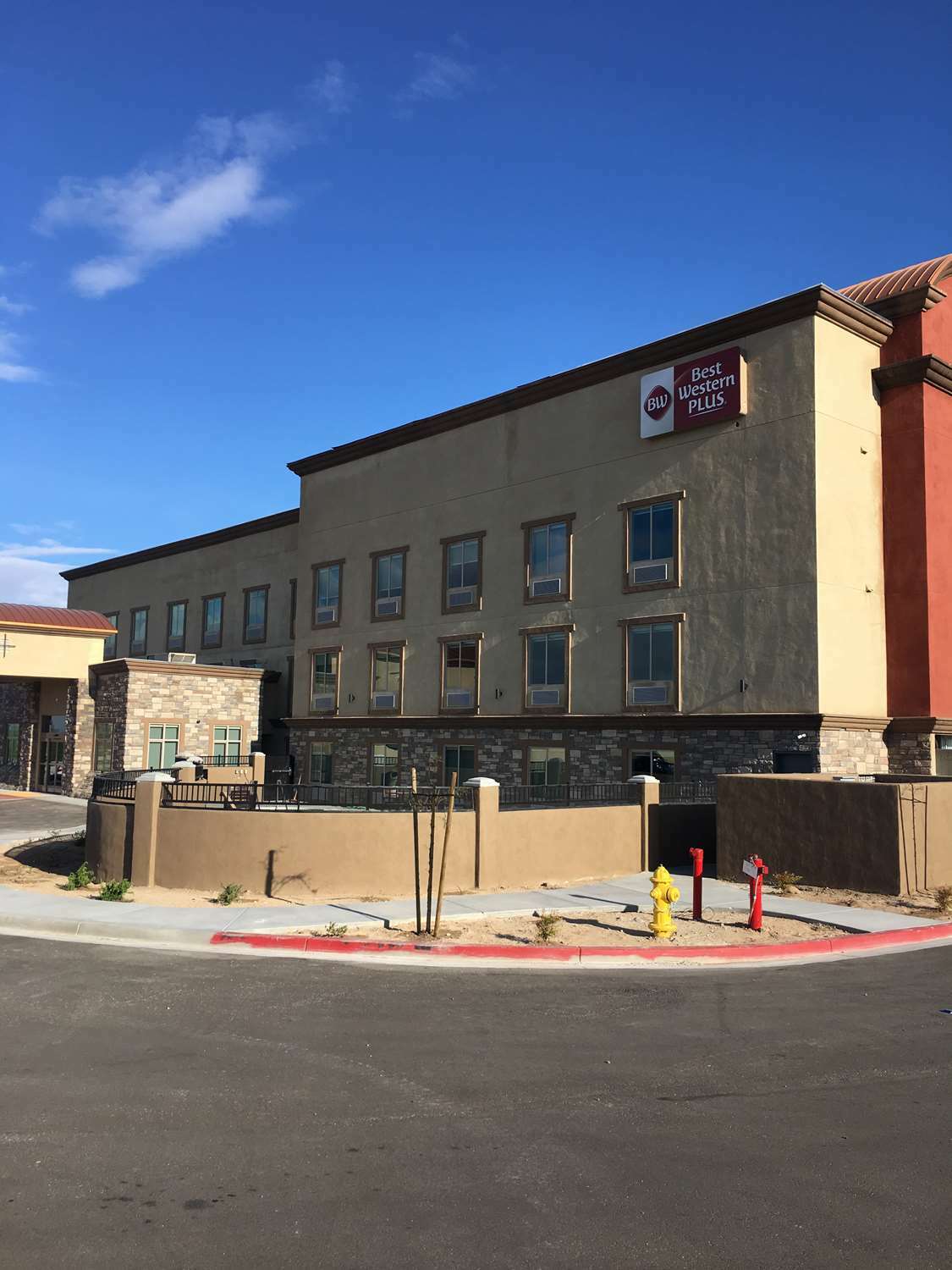 Best Western Plus New Barstow Inn & Suites Экстерьер фото